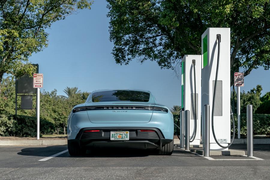  Porsche Taycan 4S 2019 года  (WW) (фото 41 из 41)